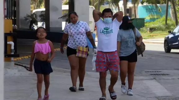 Los menores de 15 años aún no están contemplados en las jornadas de vacunación contra el COVID-19 en México Los menores de 15 años aún no están contemplados en las jornadas de vacunación contra el COVID-19 en México