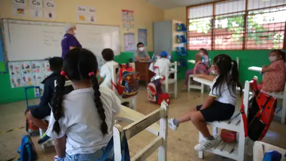 SEP se alista para concluir este ciclo escolar e iniciar el siguiente. Foto: Archivo SEP se alista para concluir este ciclo escolar e iniciar el siguiente. Foto: Archivo