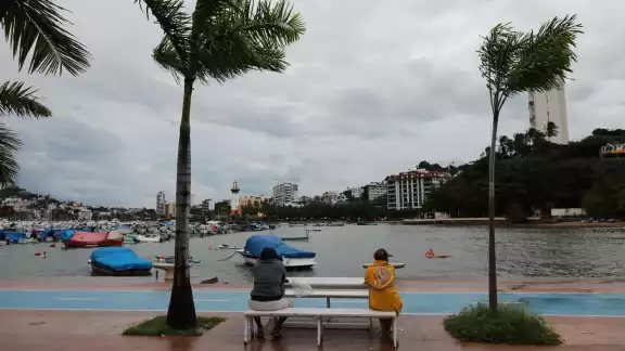Se espera que durante las próximas horas se registren lluvias en regiones de Guerrero, Michoacán, Colima, Jalisco y Oaxaca Se espera que durante las próximas horas se registren lluvias en regiones de Guerrero, Michoacán, Colima, Jalisco y Oaxaca