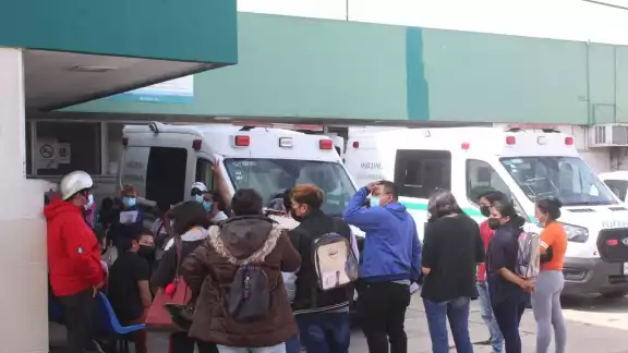 Pese al hermetismo oficial, hospitales del IMSS y el San Carlos en Tizimín están rebasados de pacientes Pese al hermetismo oficial, hospitales del IMSS y el San Carlos en Tizimín están rebasados de pacientes