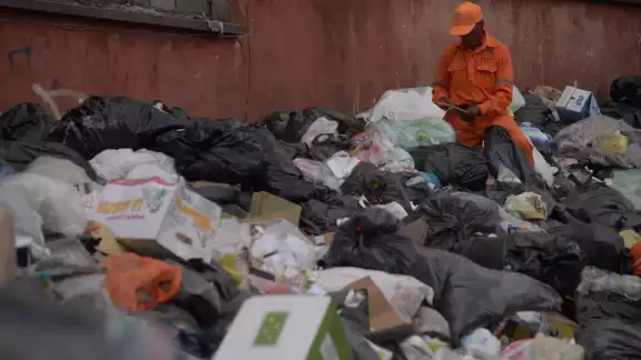 La niña fue encontrada por pepenadores del basurero de Comitán