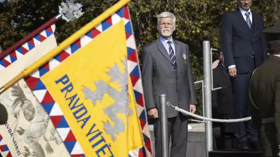 Ganó la llamada "revolución de franela" en República Checa Ganó la llamada "revolución de franela" en República Checa