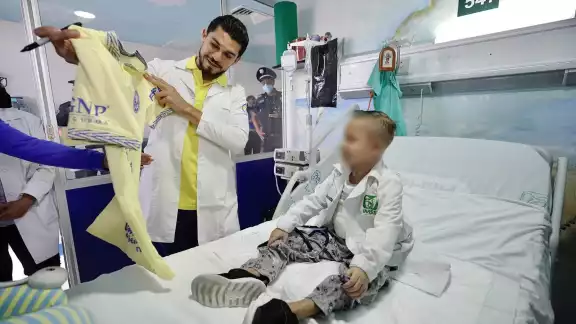 El futbolista yucateco cumplió el sueño del niño en etapa terminal El futbolista yucateco cumplió el sueño del niño en etapa terminal