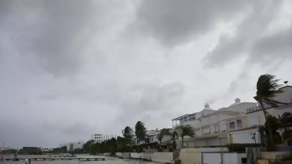 Se espera cielo nublado y lluvias durante este domingo en Quintana Roo Se espera cielo nublado y lluvias durante este domingo en Quintana Roo