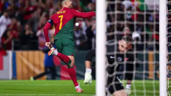 Cristiano Ronaldo anotó un doblete con Portugal