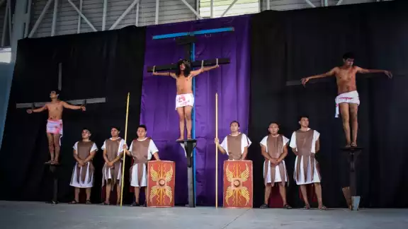El Viacrucis del Cristo Rey en Mérida tuvo gran afluencia de personas El Viacrucis del Cristo Rey en Mérida tuvo gran afluencia de personas