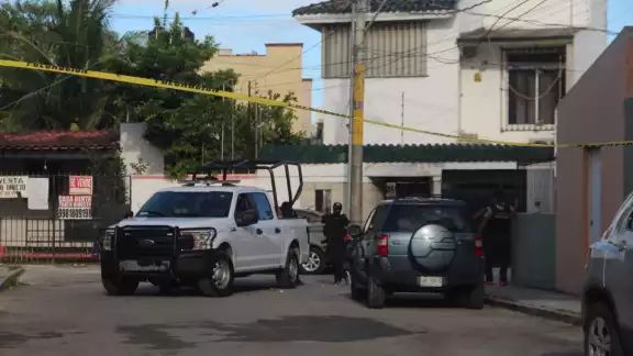 De manera extraoficial se dice que primero trataron de ahorcarlo y finalmente le dieron un disparo