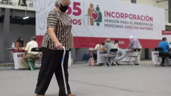 A partir de los 65 años podrán recibir la pensión Bienestar. Foto: Cuartoscuro A partir de los 65 años podrán recibir la pensión Bienestar. Foto: Cuartoscuro