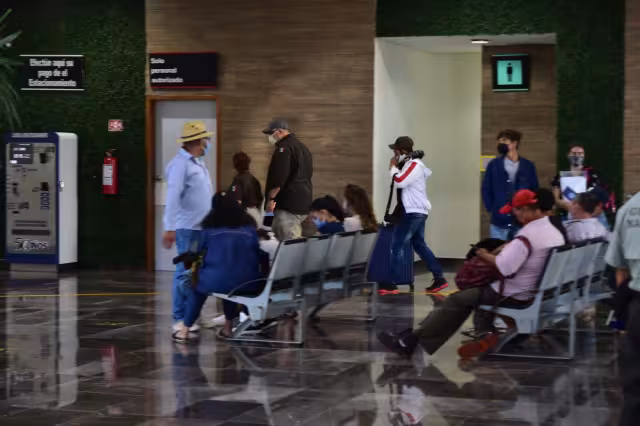 De los 23 ilegales retenidos y que volvieron a sus países, tres lo hicieron desde la ciudad capital, vía el aeropuerto