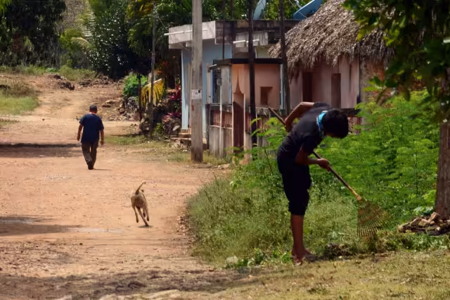 La 33 comunidades limítrofes entre Quintana Roo y Campeche acusaron que el Ayuntamiento de Chetumal no asigna recursos para obras públicas en la zona