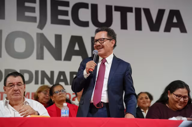 En su discurso en Puebla ofreció su estructura política en Puebla a Claudia Sheinbaum