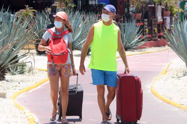 Tras Semana Santa disminuyó el arribo de turistas, también reflejado en las operaciones del AIC