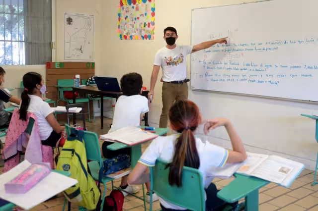 A pesar que entró en vigor el uso opcional del cubrebocas en Quintana Roo, en planteles educativos, los estudiantes estan obligados a portarlo