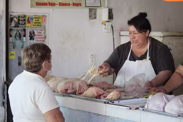Algunos comerciantes absorbieron el alza para no perder clientes