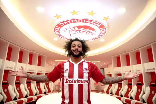 Marcelo es recibido por más 20 mil hinchas del Olympiacos en Grecia