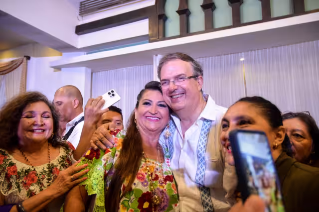 Ante un eufórico público, Marcelo Ebrard pidió a yucatecas la oportunidad “de trabajar con ustedes para construir el segundo piso de la transformación”