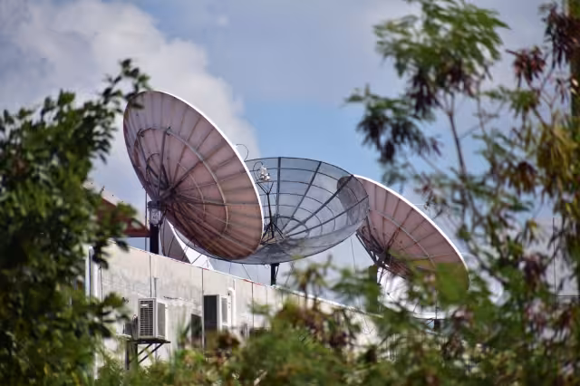 En la plataforma Data México se evidencia la carencia; según esta, el 43.8 por ciento de las 260 mil 725 viviendas habitadas (114 mil 197) tienen acceso a Internet