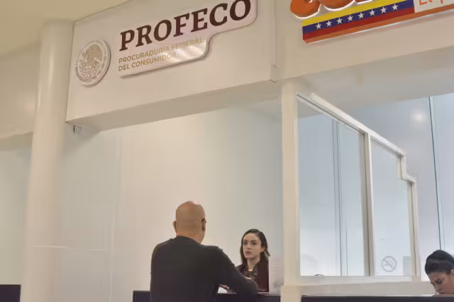 Los problemas más comunes de los usuarios son las cancelaciones y la sobreventa.
Viva Aerobus y Volaris
