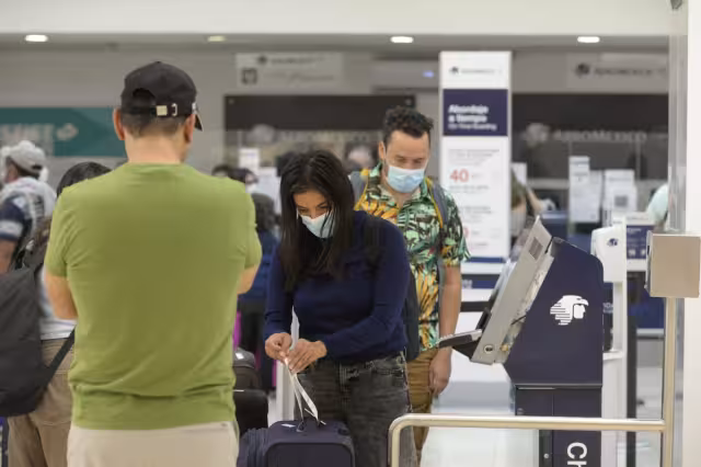 De las 08:10 a las 14:30 llegan 14 vuelos, la mayor parte de la Ciudad de México