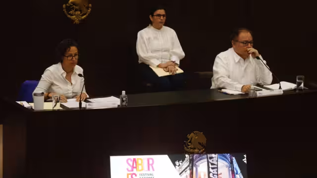 Titulares de las secretarías de Fomento Económico y Trabajo y de Fomento Turístico comparecen en e Congreso de Yucatán