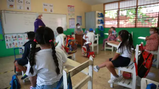 Padres de familia aseguran que con la Escuelas de Tiempo Completo los alumnos mejoraron sus calificaciones
