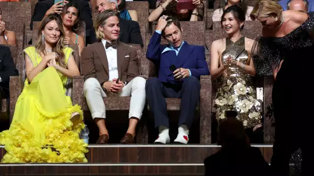 Chris Pine aparece con look distinto en el Festival Internacional de Cine de Venecia