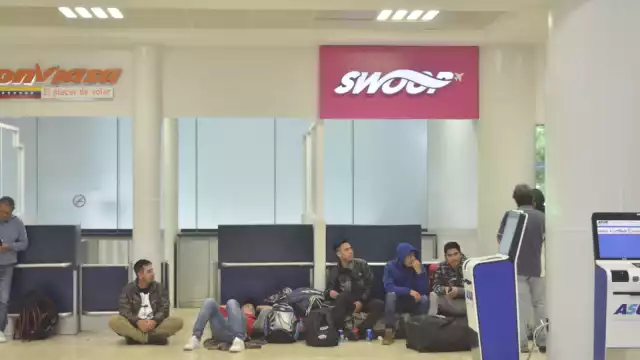 Los afectados estuvieron varados por más de 24 horas, luego de perder su vuelo, sin que Volaris les ofreciera ayuda.