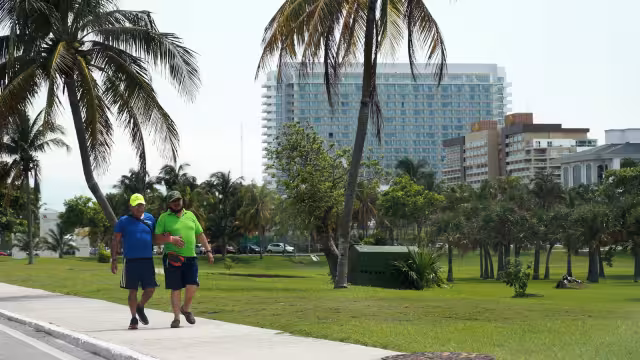 El presidente de la Asociación de Hoteles de Cancún, Puerto Morelos e Isla Mujeres, Jesús Almaguer, indicó que ya se encuentran preparados ante la llegada de algún ciclón