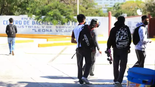 Señalan falta de información y apertura de los planteles educativos