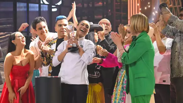 Irma celebró el triunfo con todos sus excompañeros