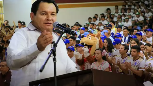 El Delegado deseó el mayor de los éxitos a los participantes en la competencia