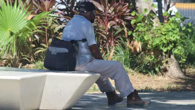 Aunque trabajan 934 mil 116 individuos, el 46% lo hace en la informalidad y no cuenta con prestaciones de ley básicas, ni Seguridad Social