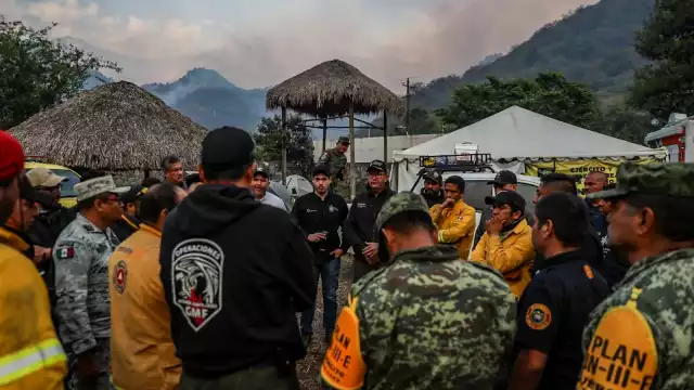 Las autoridades de Nuevo León se encuentran combatiendo el incendio en la Sierra de Santiago