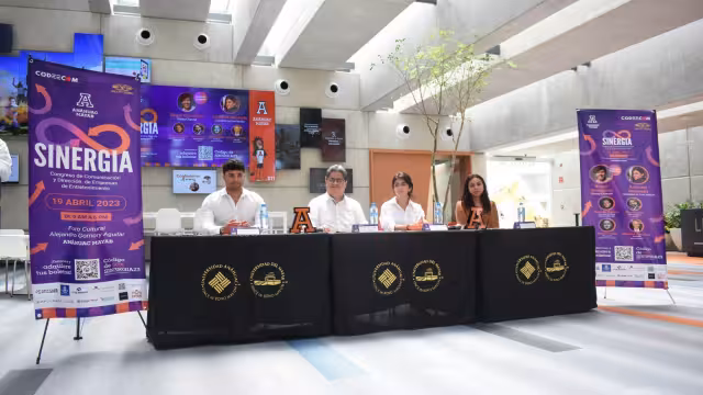 Roger González es uno de los invitados especiales a la conferencia a estudiantes de Mérida