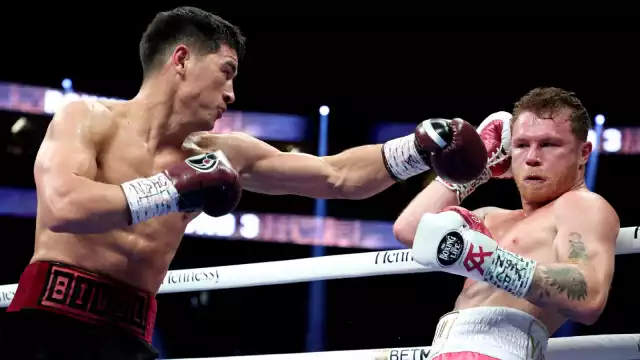 Una gran pelea fue la que se vivió esta noche en Las Vegas entre el Canelo y Dmitry Bivol