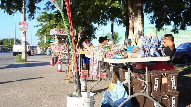 La Diputada no pudo impedir el uso de fuegos artificiales.