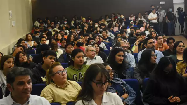 Los alumnos aprovecharon la visita del aAlcalde para exponer sus inconformidades