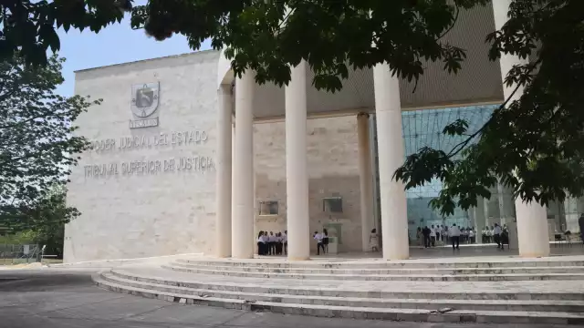 Resuelve que 6 magistrados designados por la administración pasada ejerzan el cargo hasta el 2036