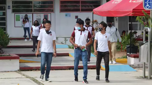 Los padres de familia aseguran que es necesario el elevar las medidas sanitarias contra el COVID-19 en las escuelas de Quintana Roo