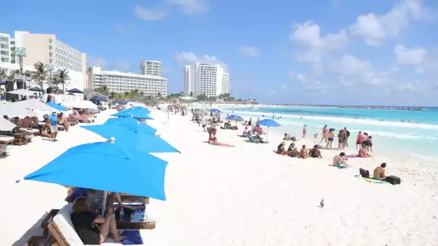 El reporte de la Secretaría de Turismo también toma en cuenta la procedencia de los visitantes nacionales e internacionales en los centros de interés a lo largo del país.