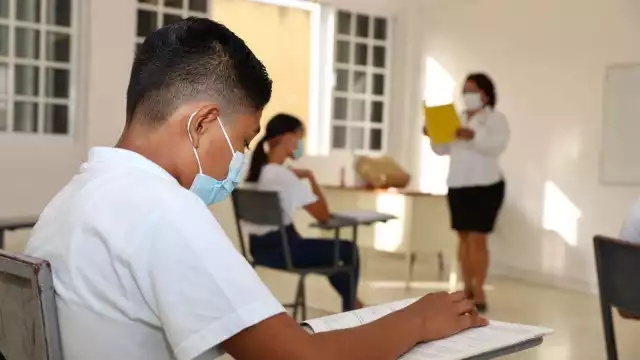 Los alumnos de nivel básico de Quintana Roo retornaron a las aulas con las medidas sanitarias para evitar casos de COVID-19
