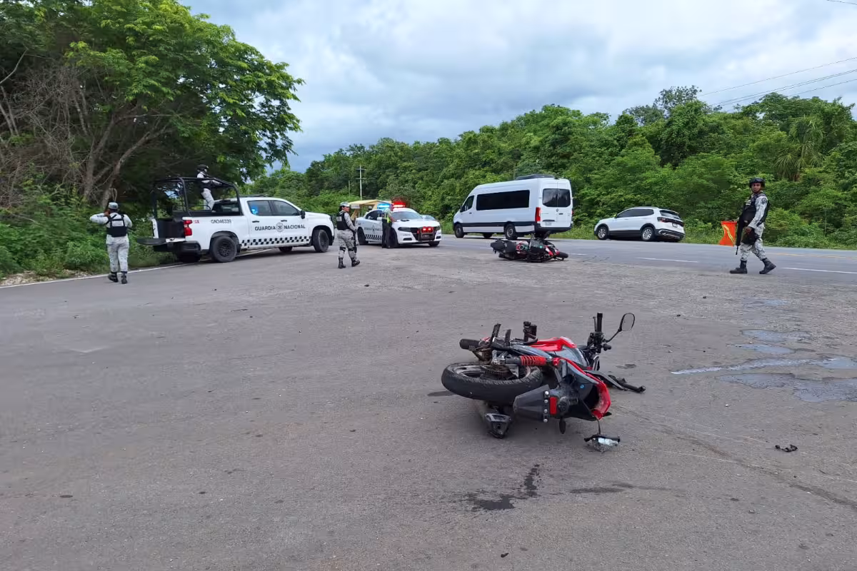 Choque entre dos motocicletas en la carretera federal 307 deja tres ...