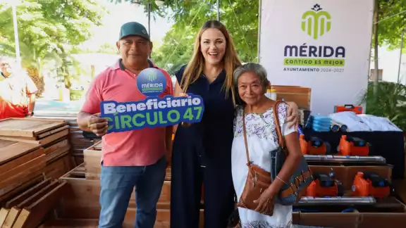 Cecilia Patrón hizo entrega de herramientas agrícolas a ciudadanos
