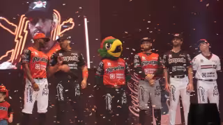 Piratas de Campeche presentan sus nuevos uniformes para la temporada 2026 de la LMB