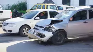En el choque sólo se registraron daños materiales