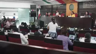 Los 27 diputados presentes votaron a favor de 'impugnar' la reducción del presupuesto de Campeche