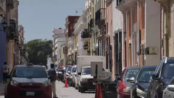 El tránsito vehicular se mantendrá junto a la circulación del Tren Eléctrico de Campeche El tránsito vehicular se mantendrá junto a la circulación del Tren Eléctrico de Campeche