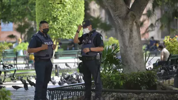 Especialistas indicaron que para que los elementos de seguridad tengan un mejor desempeño, deben contar con un sueldo digno Especialistas indicaron que para que los elementos de seguridad tengan un mejor desempeño, deben contar con un sueldo digno