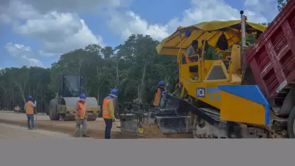 Solo han ampliado algunos kilómetros de la carretera
