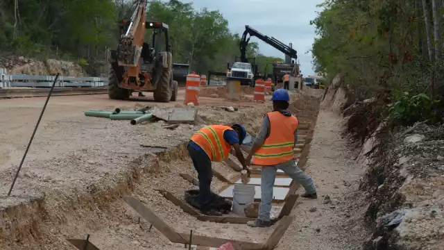 El director del INAH expuso que el problema no es el trazo del Tren Maya, sino que en toda la zona hay vestigios mayas